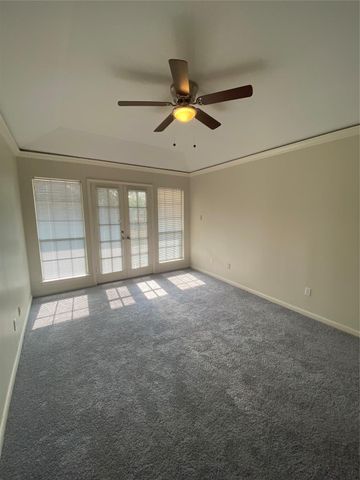 5515 Strack Road 135, Houston, TX 77069