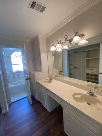 5515 Strack Road 135, Houston, TX 77069