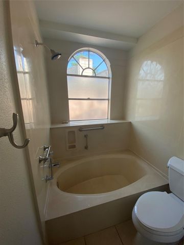 5515 Strack Road 135, Houston, TX 77069
