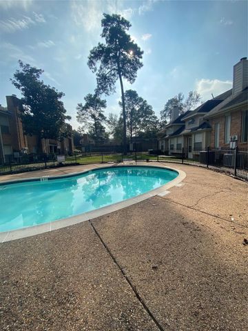 5515 Strack Road 135, Houston, TX 77069