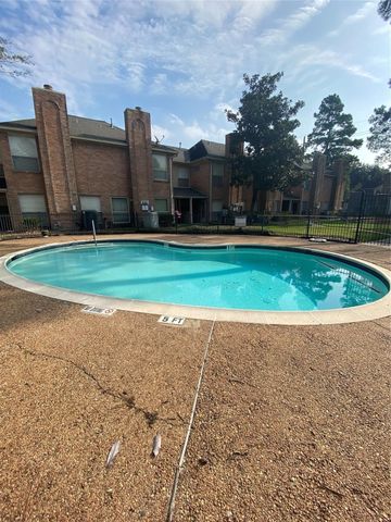 5515 Strack Road 135, Houston, TX 77069