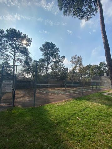 5515 Strack Road 135, Houston, TX 77069