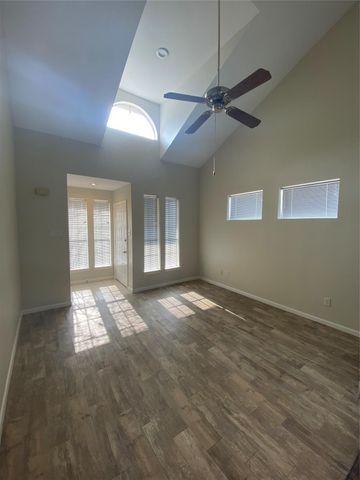 5515 Strack Road 135, Houston, TX 77069