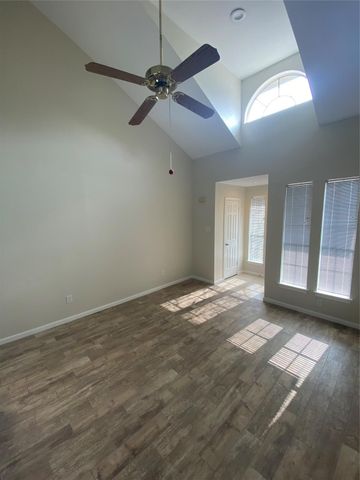 5515 Strack Road 135, Houston, TX 77069