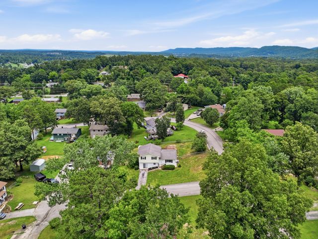 8307 Friendly Court, Ooltewah, TN 37363