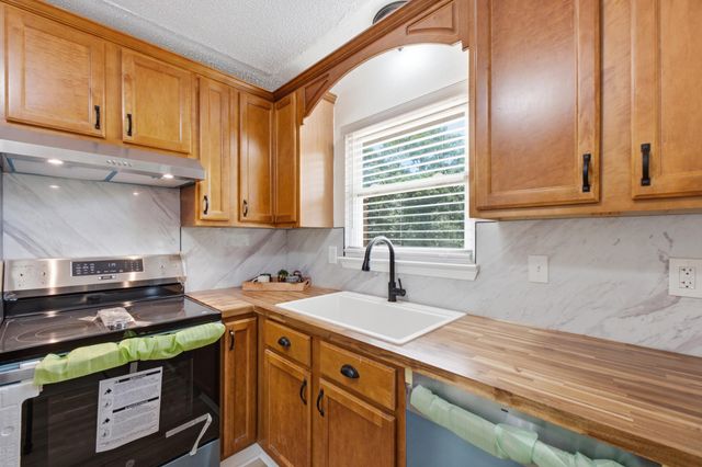 8307 Friendly Court, Ooltewah, TN 37363
