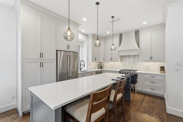 2252 Forest Hollow Park, Dallas, TX 75228