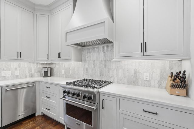 2252 Forest Hollow Park, Dallas, TX 75228