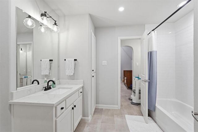 2252 Forest Hollow Park, Dallas, TX 75228