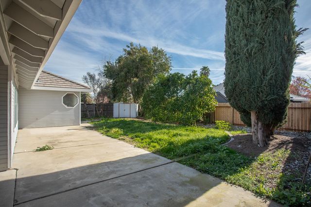 1740 Edwin Dr, Yuba City, CA 95993