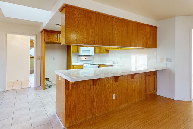 1740 Edwin Dr, Yuba City, CA 95993