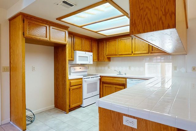 1740 Edwin Dr, Yuba City, CA 95993