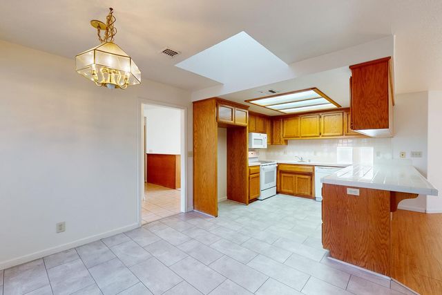 1740 Edwin Dr, Yuba City, CA 95993