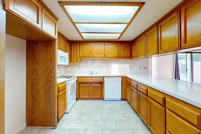 1740 Edwin Dr, Yuba City, CA 95993