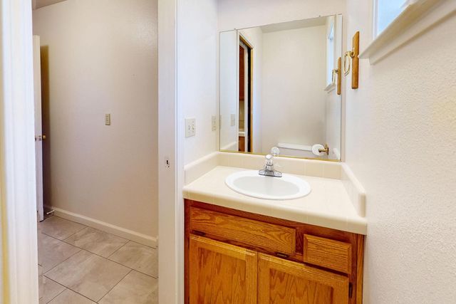 1740 Edwin Dr, Yuba City, CA 95993