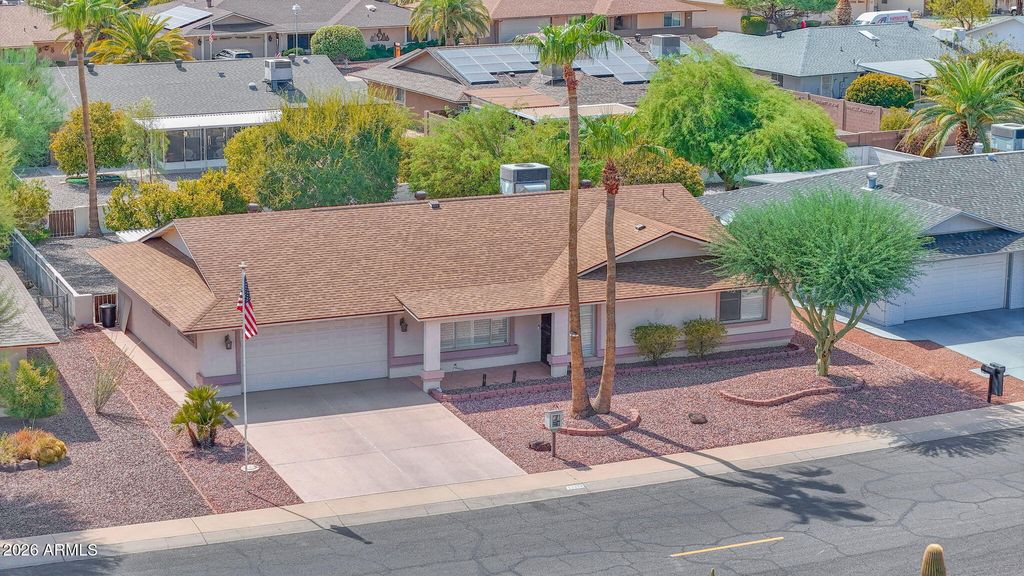 17424 N LINDGREN Avenue, Sun City, AZ 85373 — photo 2
