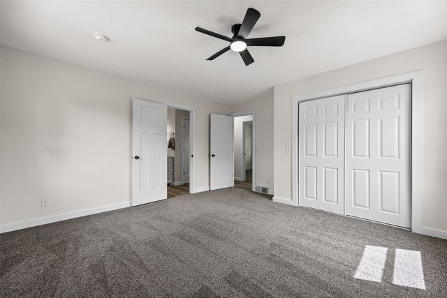 4050 Charter Oak Lane SE, Cedar Rapids, IA 52403