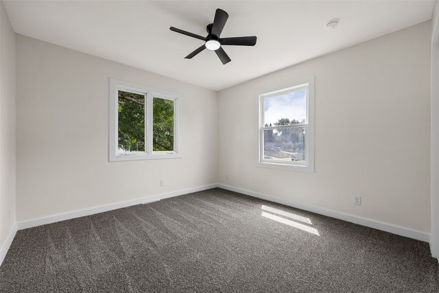 4050 Charter Oak Lane SE, Cedar Rapids, IA 52403