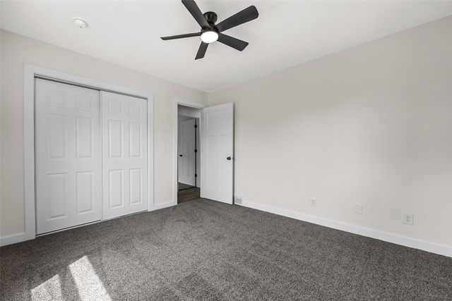 4050 Charter Oak Lane SE, Cedar Rapids, IA 52403