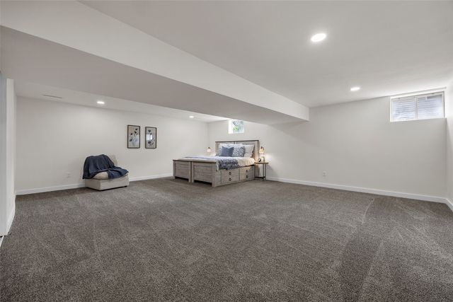 4050 Charter Oak Lane SE, Cedar Rapids, IA 52403