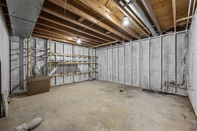 4050 Charter Oak Lane SE, Cedar Rapids, IA 52403