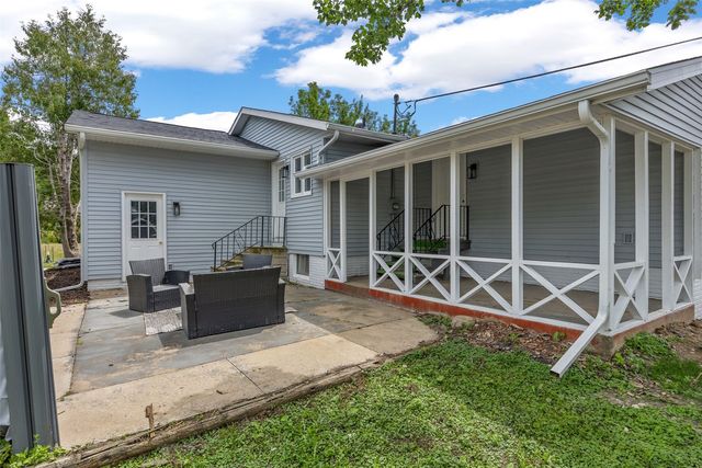 4050 Charter Oak Lane SE, Cedar Rapids, IA 52403