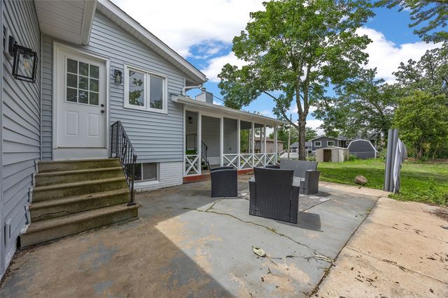 4050 Charter Oak Lane SE, Cedar Rapids, IA 52403