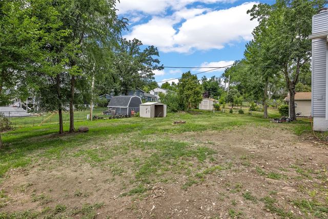 4050 Charter Oak Lane SE, Cedar Rapids, IA 52403