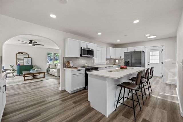 4050 Charter Oak Lane SE, Cedar Rapids, IA 52403