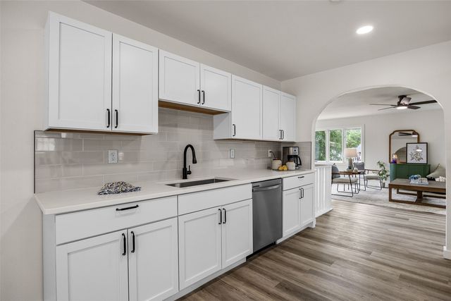 4050 Charter Oak Lane SE, Cedar Rapids, IA 52403
