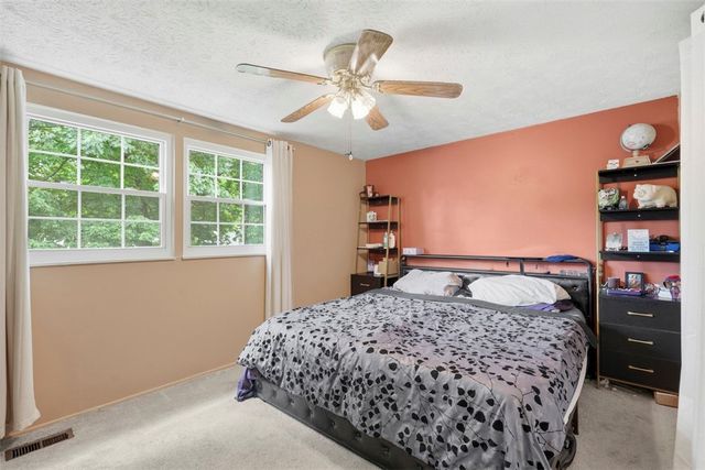 219 Maple Dr, Brighton Twp, PA 15009
