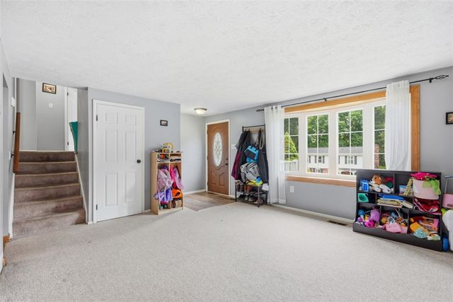 219 Maple Dr, Brighton Twp, PA 15009