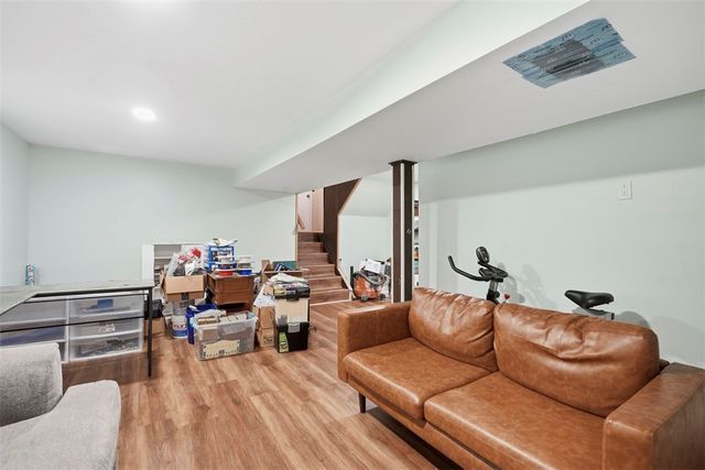 219 Maple Dr, Brighton Twp, PA 15009