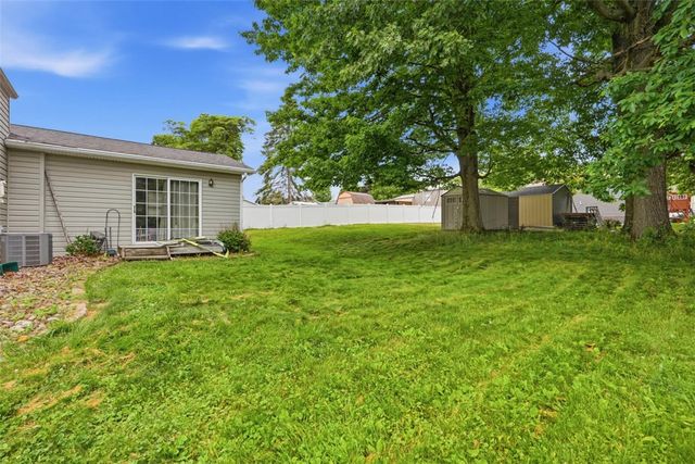 219 Maple Dr, Brighton Twp, PA 15009
