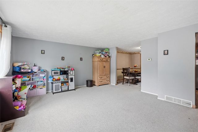 219 Maple Dr, Brighton Twp, PA 15009