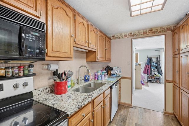 219 Maple Dr, Brighton Twp, PA 15009