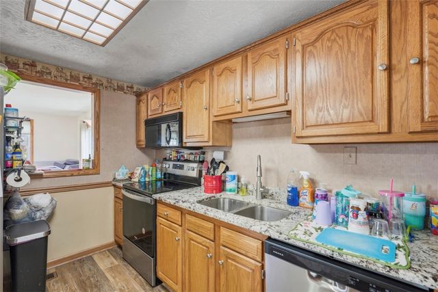 219 Maple Dr, Brighton Twp, PA 15009