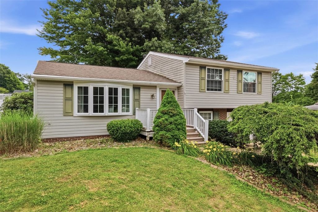 219 Maple Dr, Brighton Twp, PA 15009