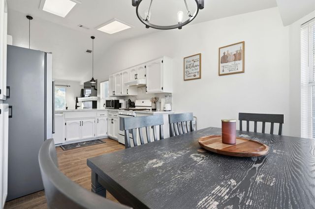 1967 N Ventura Avenue, Farmersville, CA 93223