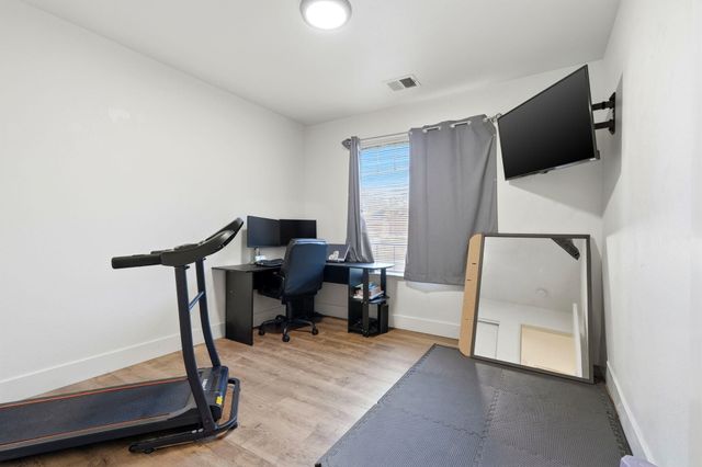 1967 N Ventura Avenue, Farmersville, CA 93223