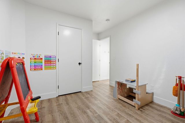 1967 N Ventura Avenue, Farmersville, CA 93223