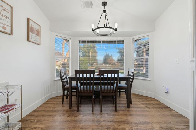 1967 N Ventura Avenue, Farmersville, CA 93223