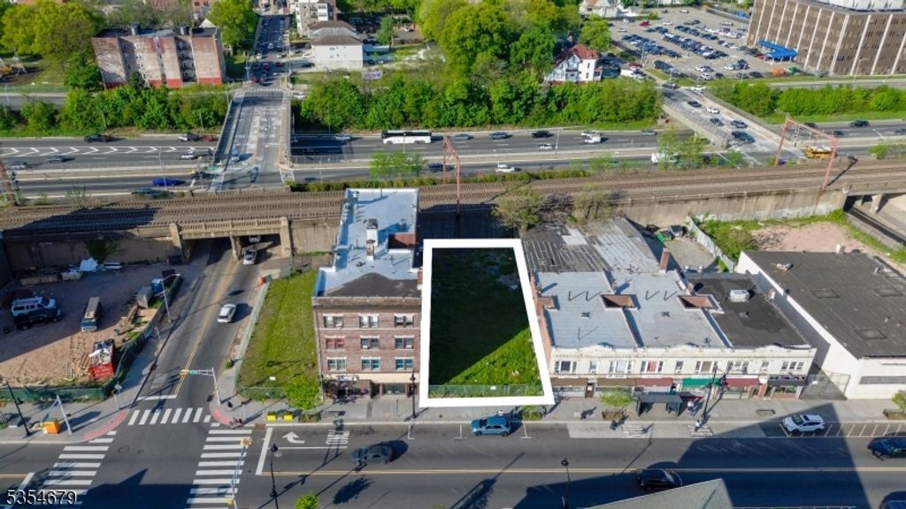 395 Dr Mlk Jr Blvd, East Orange City, NJ 07018 — exterior