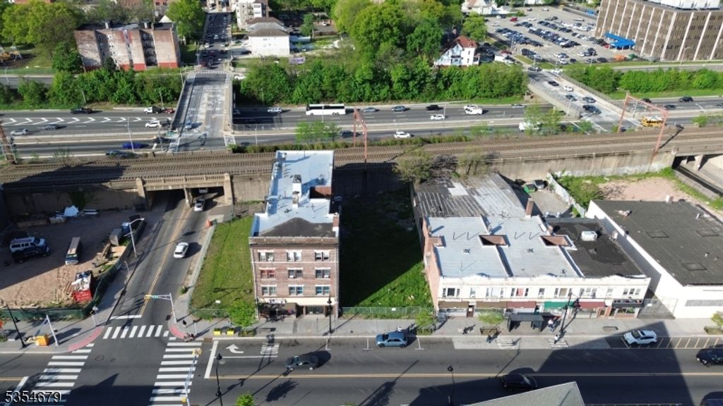 395 Dr Mlk Jr Blvd, East Orange City, NJ 07018 — photo 4