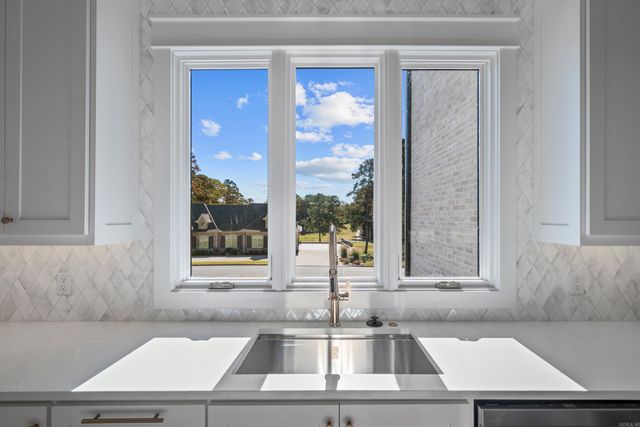 124 Arlington Park Circle, Hot Springs, AR 71901