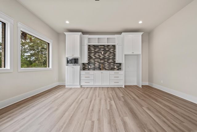 124 Arlington Park Circle, Hot Springs, AR 71901