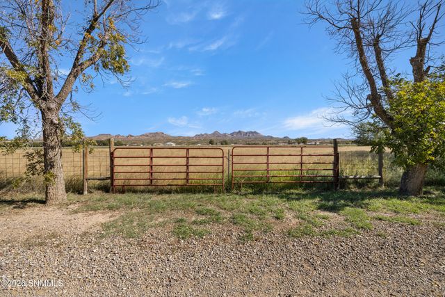 959 Lujan Hill Road, Las Cruces, NM 88007