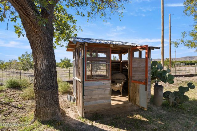 959 Lujan Hill Road, Las Cruces, NM 88007