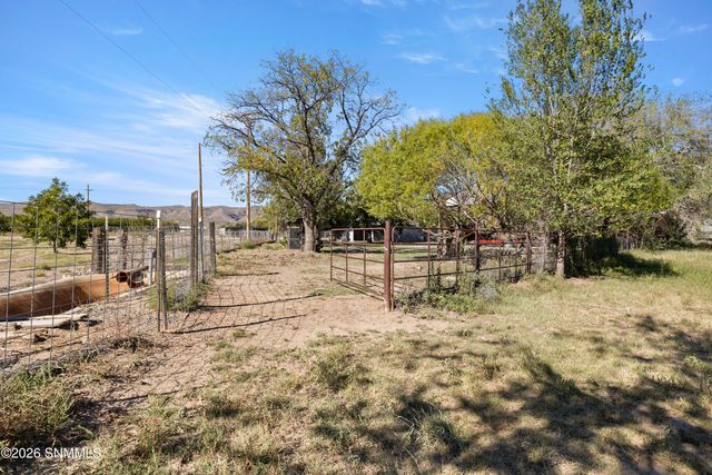 959 Lujan Hill Road, Las Cruces, NM 88007