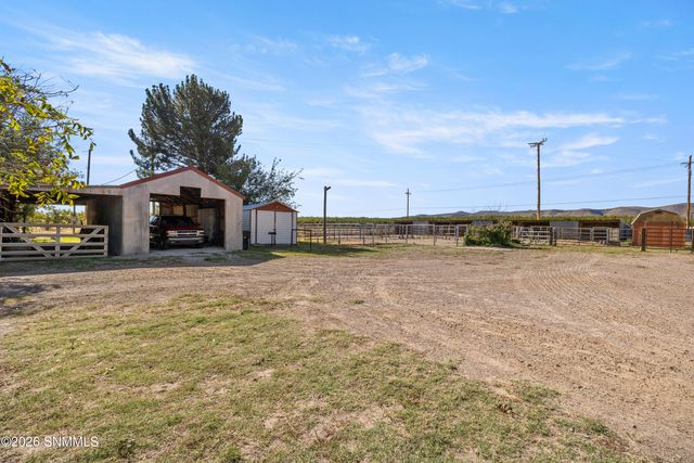959 Lujan Hill Road, Las Cruces, NM 88007